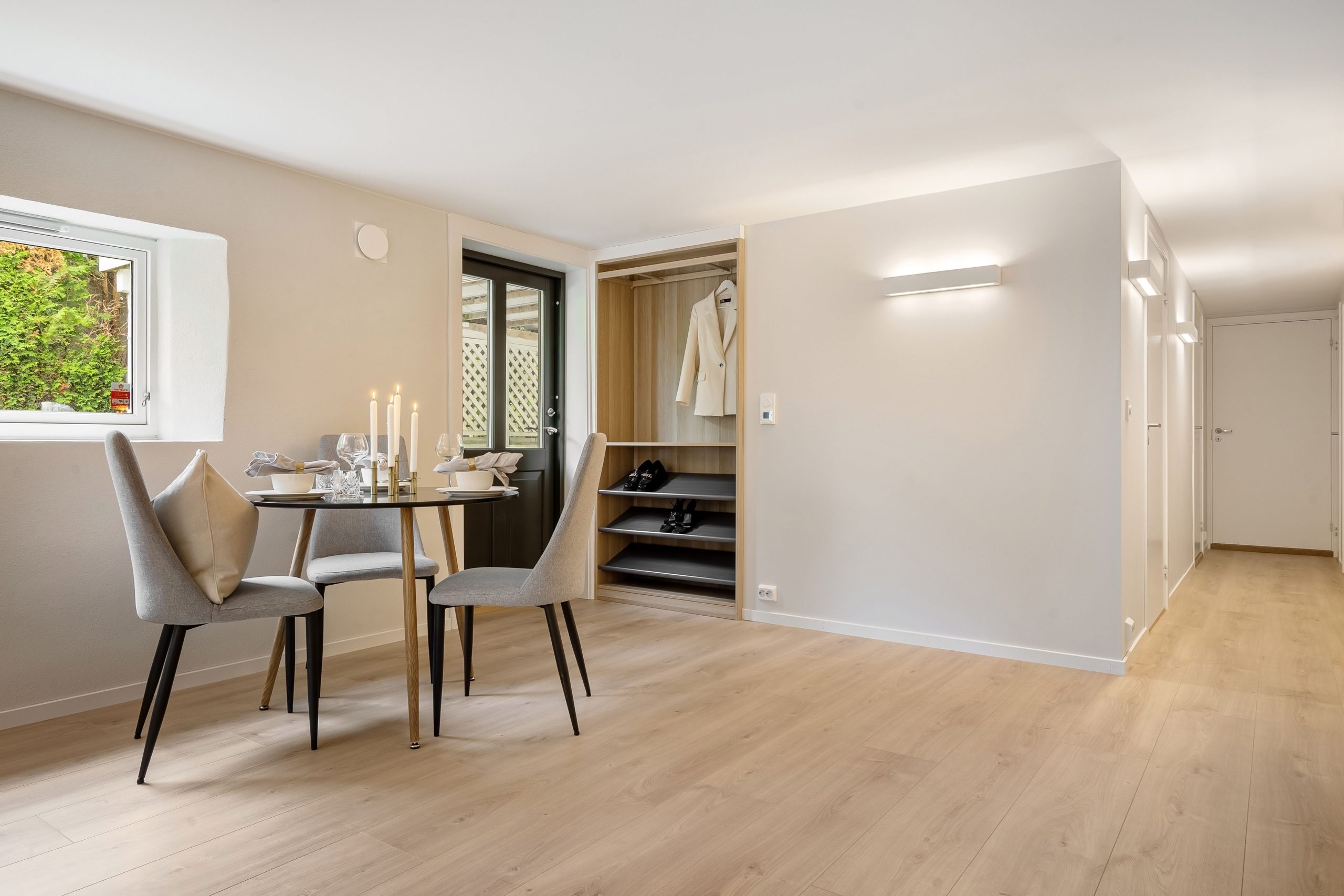 Appartement spacieux avec salle à manger élégante